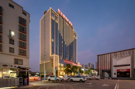 Maoming Kalton International Hotel (High-speed Railway Station) Отели рядом со станцией Maoming Railway Station