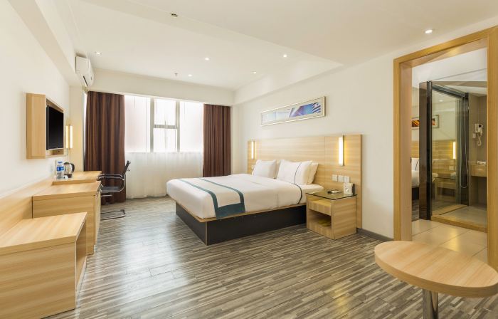 シティ コンフォート イン(CITY COMFORT INN)ホテル(肇慶七星巖景勝地星湖牌坊店)