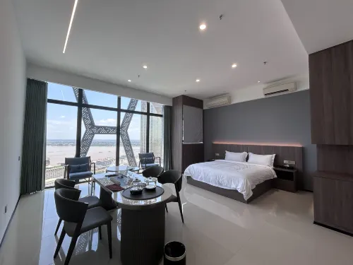 Golden Bridge Business Hotel