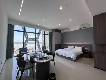 Golden Bridge Business Hotel