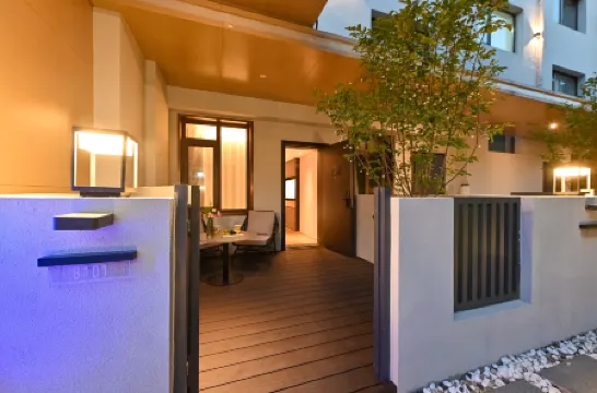 Beijing Gulou Houhai Atour Hotel