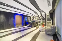 ReMAX Remai Electronics Competition Hotel (Ningbo South Business District Lomon Global City)