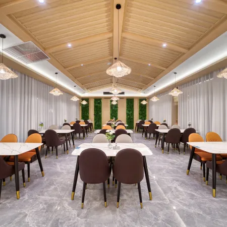 Pujiang Weisi Li Hotel