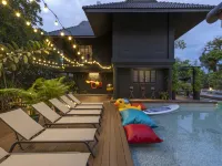 พริบพรี ลักชัวรี่ พูลวิลล่า โรงแรมในอำเภอ บ้านแหลม