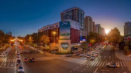 Friendship Hotel Отели рядом с достопримечательностью «Changchun Wuhuan Gymnasium»