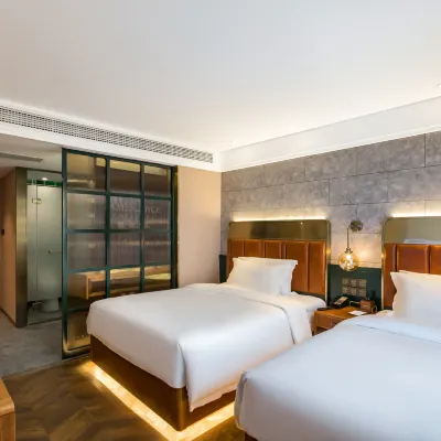 James Joyce Coffetel (Beijing Shahe Metro Station) Hotels near Gonghuacheng Station