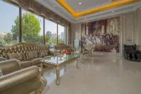 Vienna Hotel(Dengzhou Guangyi mall store) Hotels in Dengzhou