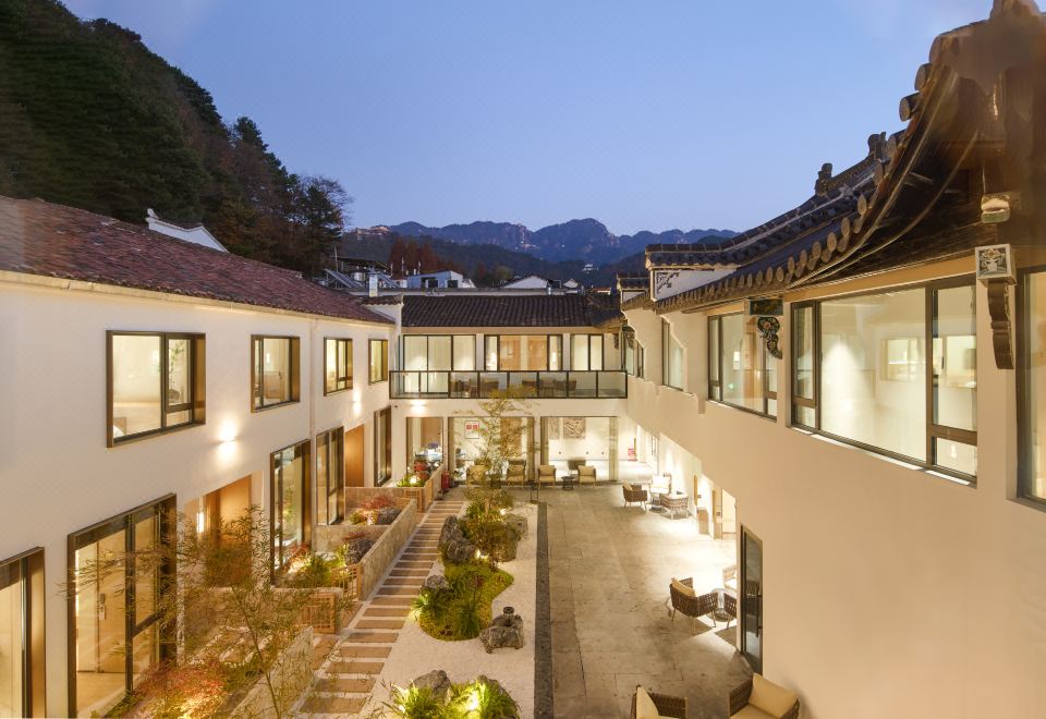 hotel overview picture