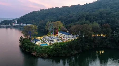 Guangzhou Huguang B&B Отели рядом с достопримечательностью «Amy Daoxiang Town»