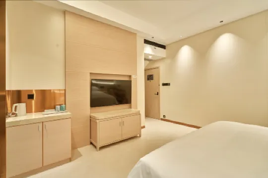 Shenzhen Jiachengde Hotel (Dongmen Huangbeiling Subway Station)