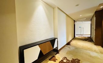 Lakeview Hotel, YuanDu - Housity