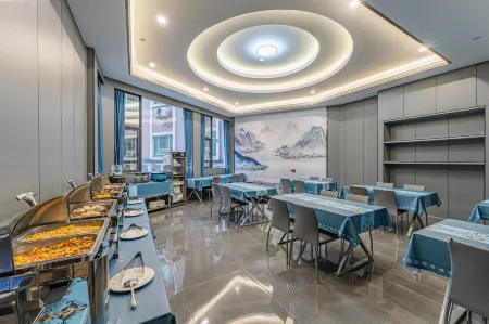 Rezen Select Hotel (Meizhou Wanda Plaza/Hakka Park) Отели рядом с достопримечательностью «Dongshan Academy»