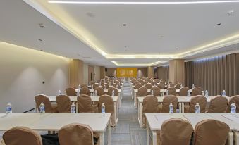 Yuewutong Hotel (Xuchang Cao Wei Ancient City Fat Donglai Renmin)