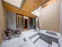 Longmen Nankunshanju Qiushuiju Private Tang Hot Spring Homestay -  Ferienhäuser
