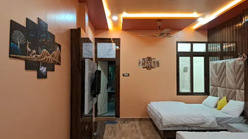 Hotel Ashok Vihar - parking