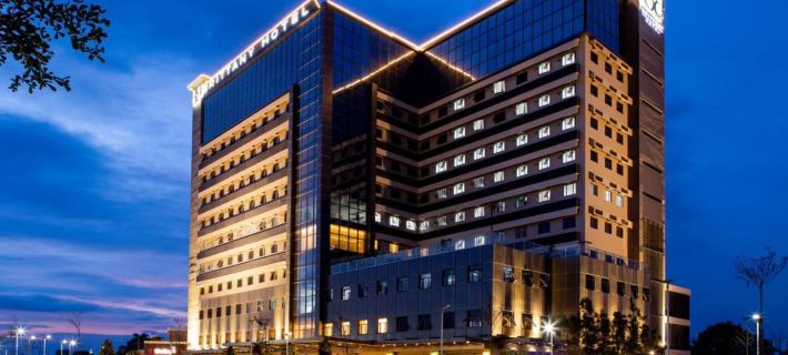Brittany Hotel Villar City 카비테 호텔