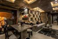 Fanyunqi Homestay · Central Avenue Chinese Baroque Metro Branch - صديق للحيوانات الاليفة