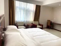 Qinghua Business Hotel