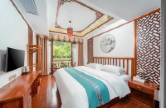 Shuiyun Yaju River View B&B (Fenghuang Ancient City Branch)