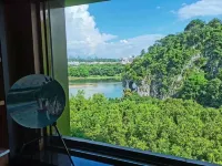 Jolie Vue Bontique Hotel（Elephant Trunk Hill and Two Rivers and Four Lakes ） - bar