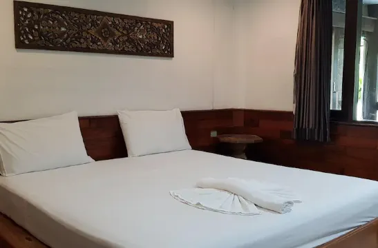 ห้องพักเตียงคิงมีระเบียงและวิวสวน