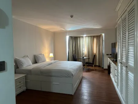 Omni Tower Sukhumvit Nana