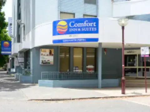 コンフォート イン & スイーツ グッドアース パース パースのホテル