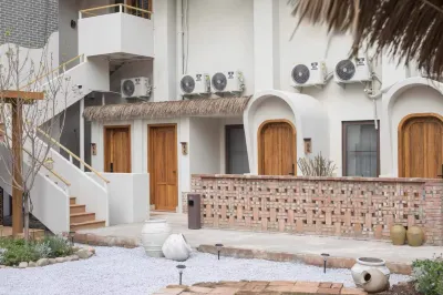 Luoyang Hemujia Art Homestay (Luoqi Ancient City Branch) Отели в г. Лоян