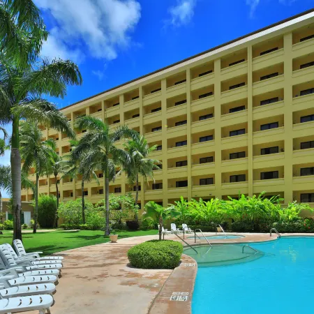 Guam Plaza Resort