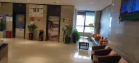 IU Hotel (Sansu temple, Meishan Statue Square) - موقف سيارات