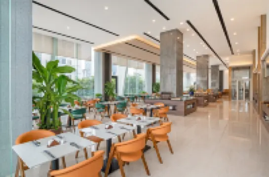 เซ็นเตอร์ พอยท์ ดานัง โรงแรมและเรสซิเดนซ์