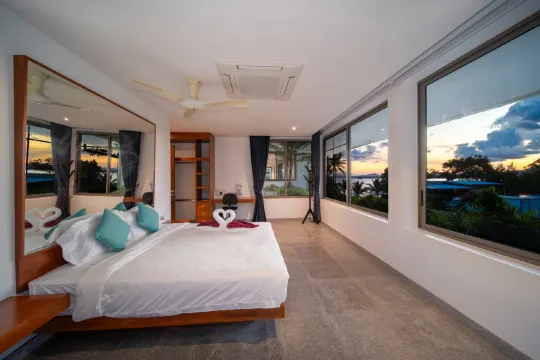 หาดไม้ขาว｜ลักชัวรี่มอดเดิร์น 7 ห้องนอน｜ท่าส่วนตัว｜สระว่ายน้ำอินฟินิตี้คู่｜บริการทำความสะอาดทุกวัน｜แม่บ้านและเชฟ｜ติดชายหาด｜วิวพระอาทิตย์ตกดิน