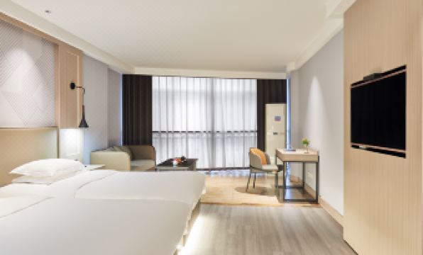 Borrman Hotel (Yongkang West Passenger Terminal Baolong Square)