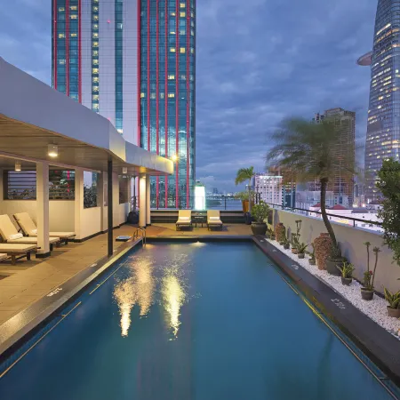 Palace Hotel Saigon Отели рядом с достопримечательностью «Манна»