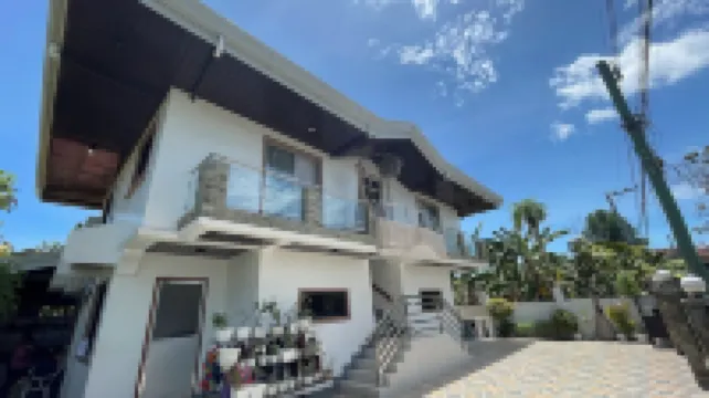 Sonrisa Golden Meadows by Hiverooms