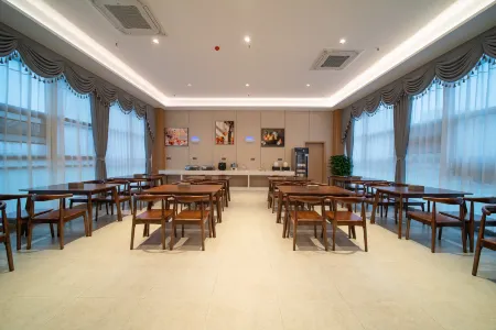 Rujia Huayi Selected Hotel (Jiangjin Jiaotong University Science City Campus Branch) Отели рядом с достопримечательностью «Chongqing Traffic Vocational Institute»