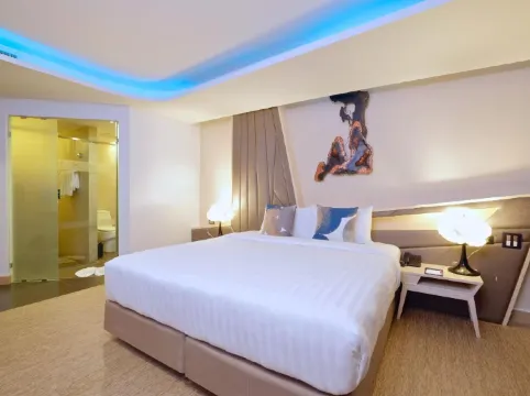 ห้องดีลักซ์เตียงใหญ่หรือเตียงแฝด