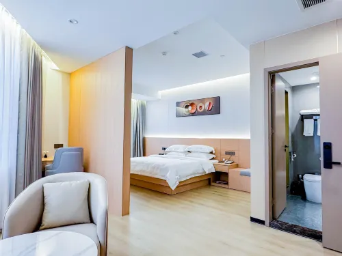 營山朗潤星悅智能飯店