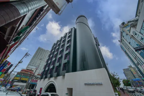 Croissant Hotel Guri by Aank Hotels in Guri-si