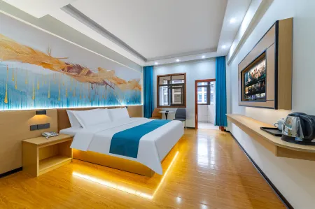 FengyuanHotSpringHote Отели рядом с достопримечательностью «Yuyi Tangquan Shuishang Paradise»