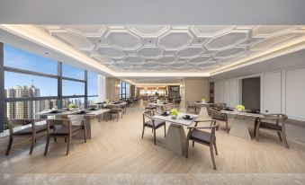 Vienna International Hotel (Chengdu Panda Base Beihu Park Branch)