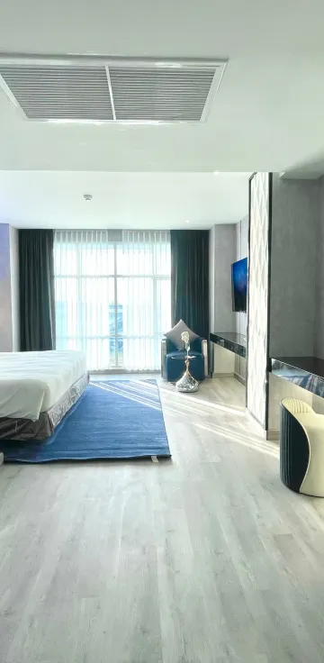 ห้องซูพีเรียร์ เตียงใหญ่ 1 เตียง