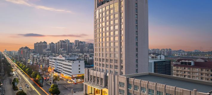 Phoenix Court Hotel (Jingzhou Ancient City Changjiang University) Hotels in Jingzhou
