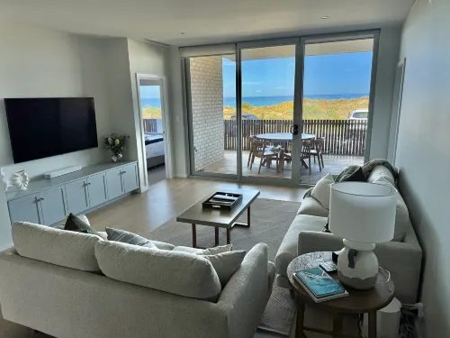 Sea Dunes Luxury Apartment - 10 steps to the beach - Parkplatz