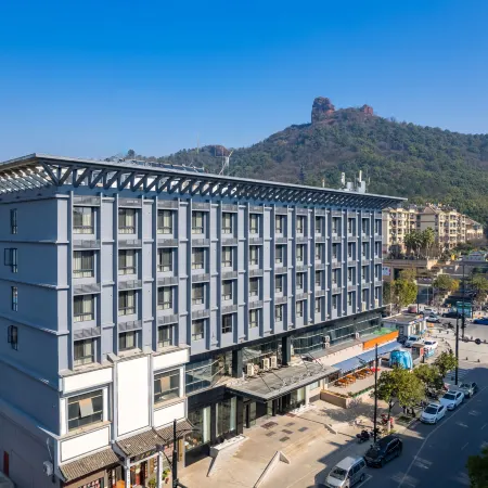 Starry Cloud Hotel (Jiangshan Hushan Park Branch)