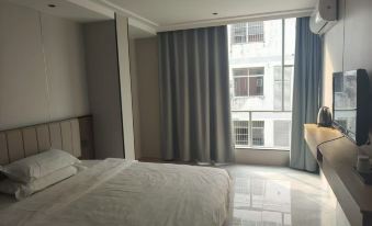 Shengyuan Hotel (Chongzuo High-speed Railway South Station Rainbow Street)