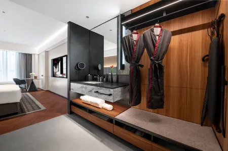 Intercity Hotel Chengdu Zhonghe（High Tech Sports Center） Отели рядом с достопримечательностью «Moonlight over the Lotus Pond, Sanshenghua Township»