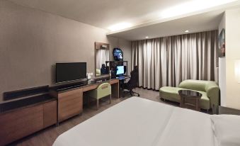 Yaxin Electric Sports Hotel (Longgang Shuanglong Branch)