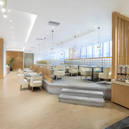 Victoria Hotel Zhujiang New Town Guangzhou Отели рядом с достопримечательностью «Станция метро Liede »
