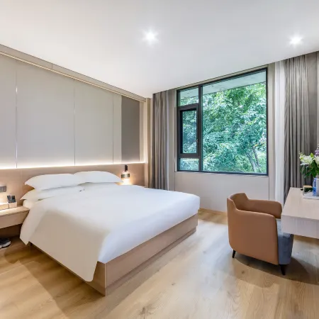 Qin Luxe Qinglefu Courtyard Hotel (High Speed Railway Station Jiaxing Road Food Street)